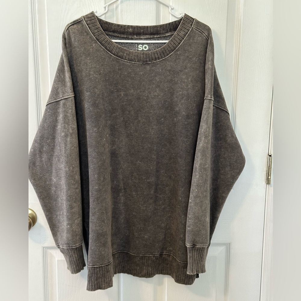 SO Women’s Washed Crewneck Sweater in Charcoal Brown